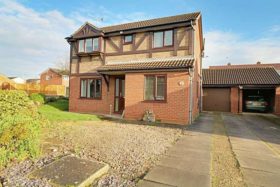 4 bedroom Detached f...